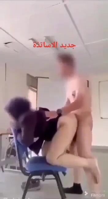 الاستاذة تتناك في الفصل من الطالب الهايج سكس عربي xnxx