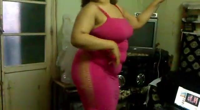 سهرة مع ميلفاية مصرية ترقص بلدي وتمص الزب سكس مصري xnxx