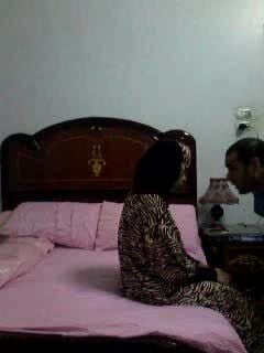 هايج يدخل على مرات اخوه المحجبة وينيكها سكس مصري