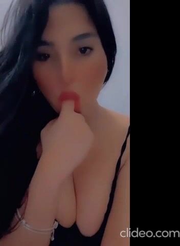 اندر ايدج مصرية جسمها يجنن تعرض كسها وبزازها سكس نودز مصري