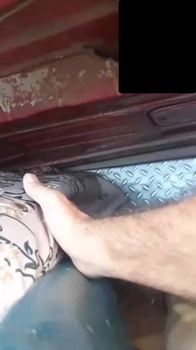 متحرش هيجان يحسس على طيز ميلف في المواصلات سكس تحرش مصري