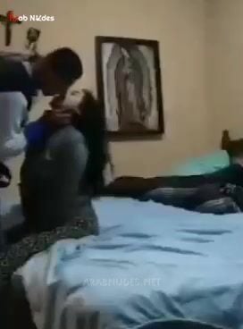 بنت تهرب من المدرسة وتروح لصاحبها البيت ينيكها سكس مصري xnxx