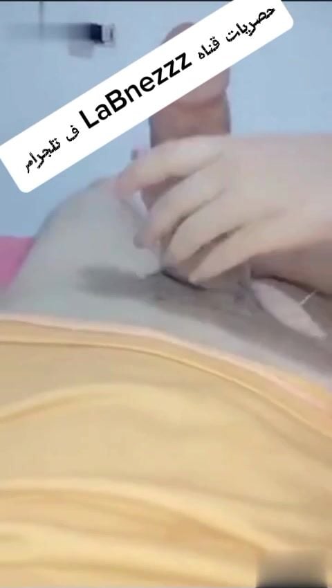 ميلف فاجرة تلعب في زبه الكبير وتركبه سكس مصري xnxx