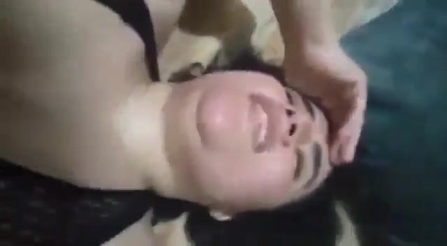 ينيكها ويقولها قولي انا شرموطة سكس مصري xnxx egyptian sex