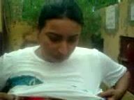 بلطجي ياخد محجبة في الخرابة ويهددها عشان تقلع ويصورها سكس مصري