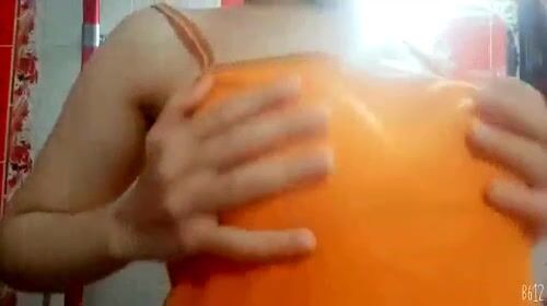 فلاحة تدخل الحمام وتعرض جسمها الفاجر سكس نودز مصري