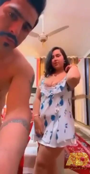 سهرة شاب عراقي مع صاحبته الجميلة وأحلى مص ونيك سكس عراقي xnxx
