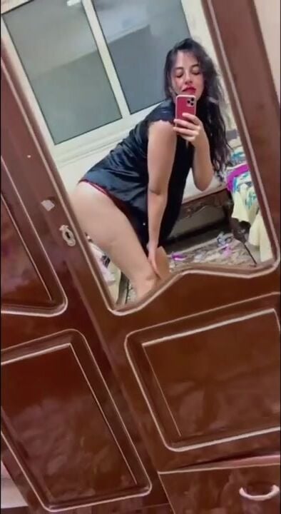 بنت علقة تصور لصاحبها توريله قمصان النوم الجديدة سكس نودز مصري