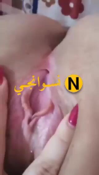 اندر ايدج تلعب في كسها الوردي النار سكس نودز مصري