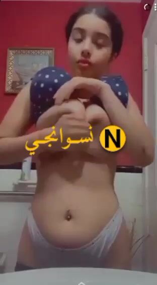 كتكوتة اندر ايدج ببزاز فاجرة تبعت اجمد نودز لحبيبها سكس نودز مصري