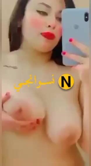 ميلفاية بأفجر جسم تصور لعشيقها وتهيجه سكس نودز مصري