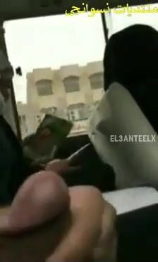 شاب متحرش مطلع زبره بيضرب عشرة فالمواصلات جمب البت وهي عمالة تبص سكس مصري xnxx