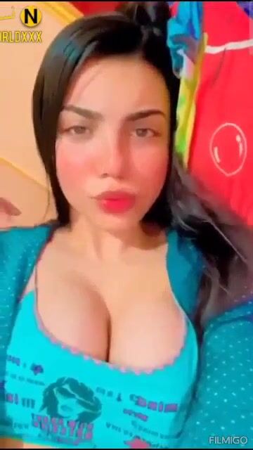 مزة بطل تدلع حبيبها وتصورله جسمها الملبن سكس نودز مصري